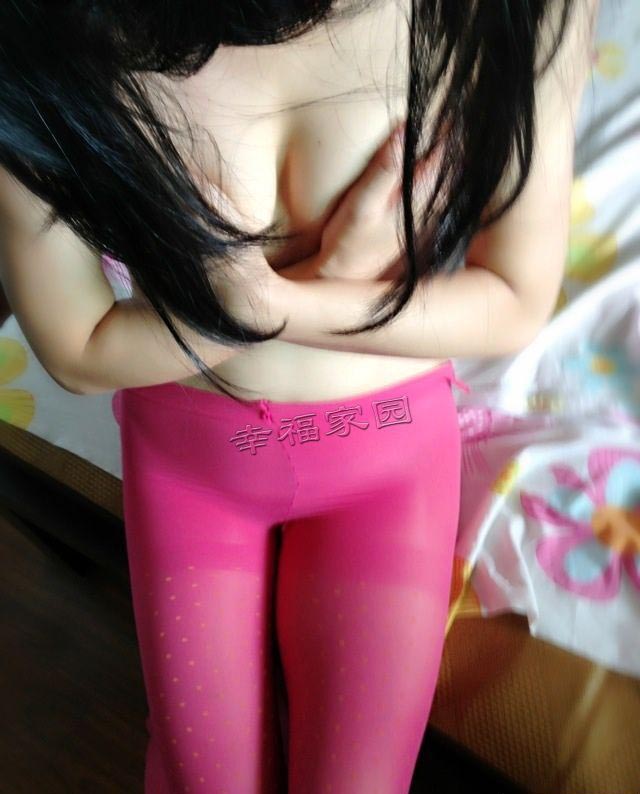 清纯可爱小小娇妻mouse在家里脱换彩丝