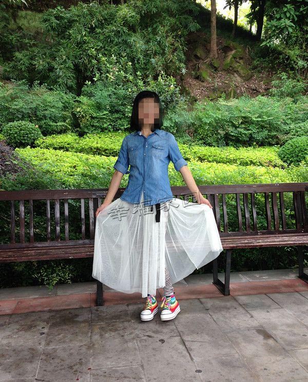 清纯可爱小小娇妻mouse在家里脱换彩丝