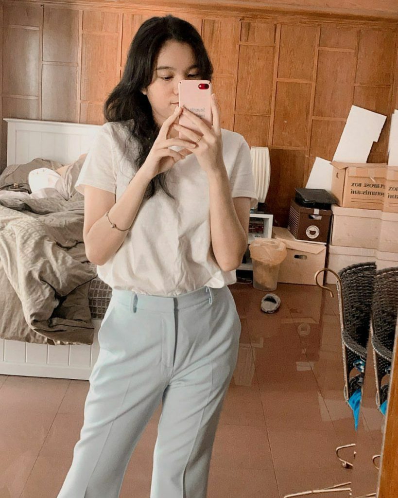 Hot Asian Girl Selfies